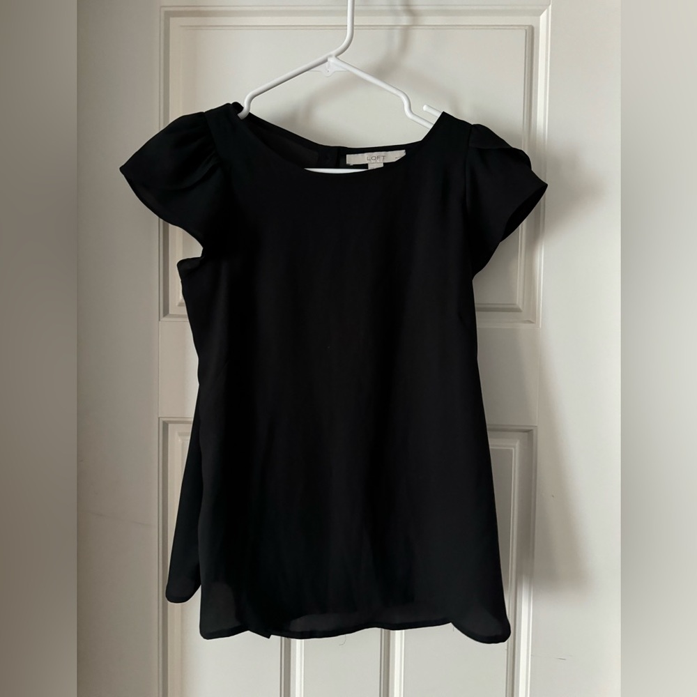 Loft flutter sleeve black blouse size xxs petite